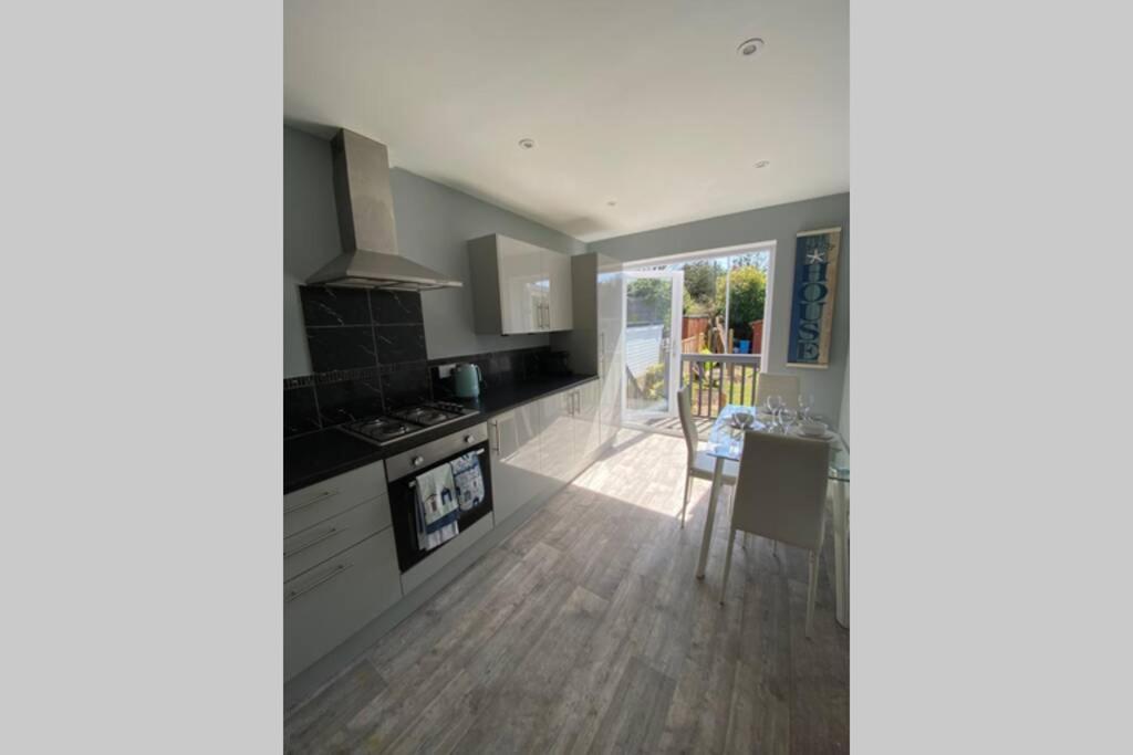 Beachside Bungalow Holiday home *